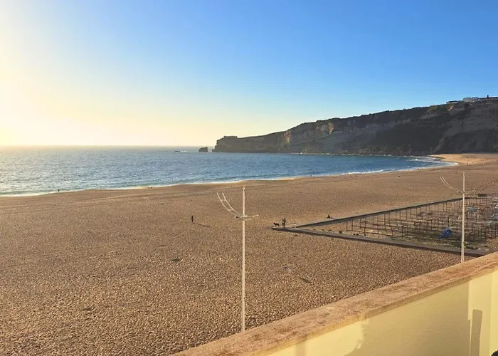 Sunset Terrace - Beachfront With Private Parking Daire Nazaré