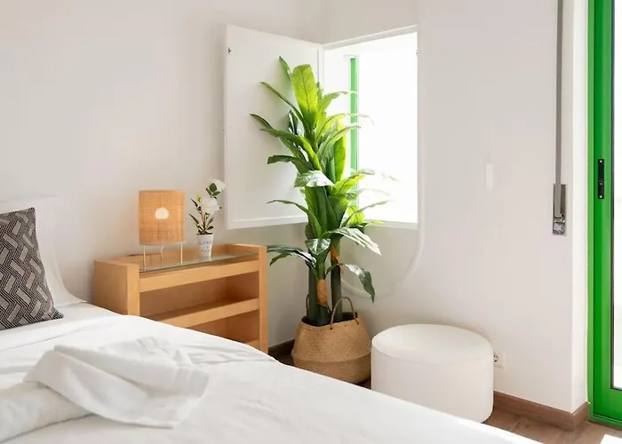 Sunset Terrace - Beachfront With Private Parking Daire