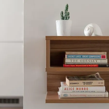 Sunset Terrace - Beachfront With Private Parking