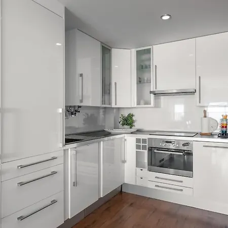 Sunset Terrace - Beachfront With Private Parking Appartamento