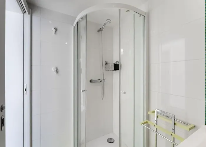 Sunset Terrace - Beachfront With Private Parking 公寓