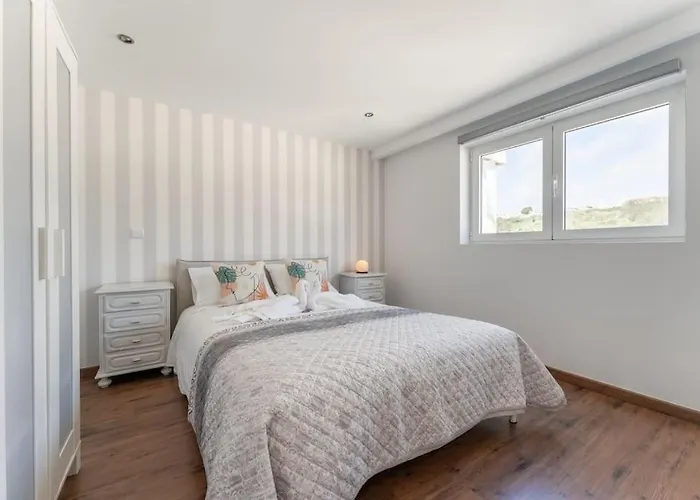 Sunset Terrace - Beachfront With Private Parking *